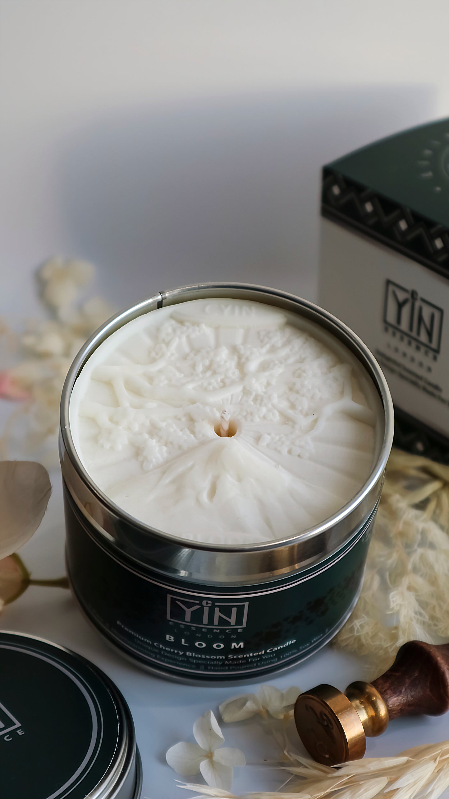 BLOOM – Premium Cherry Blossom Scented Candle